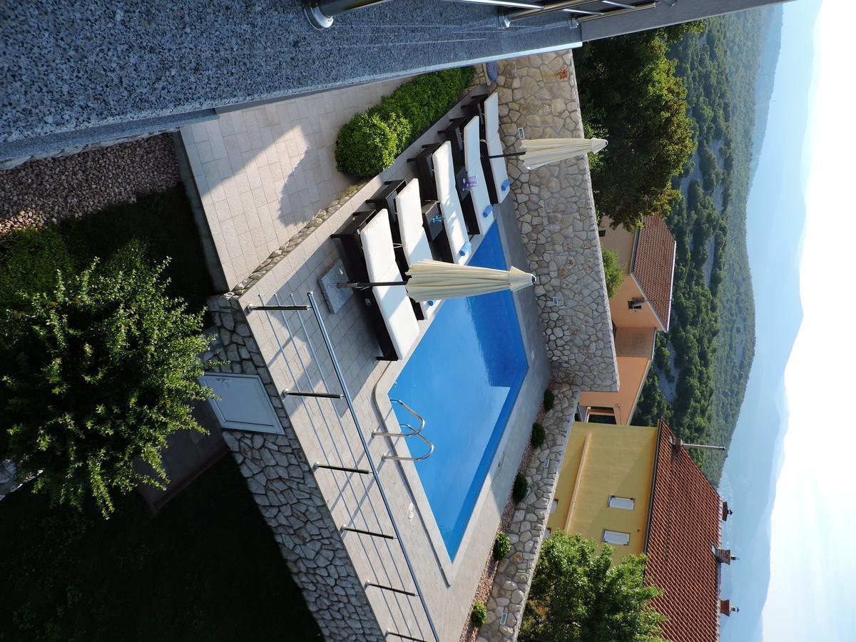 Apartments Villa Residenca 诺维·维诺多尔斯基 外观 照片