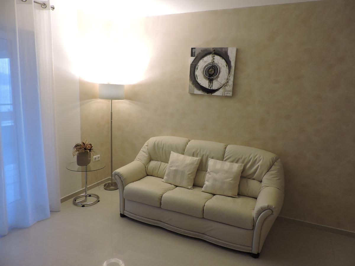 Apartments Villa Residenca 诺维·维诺多尔斯基 外观 照片